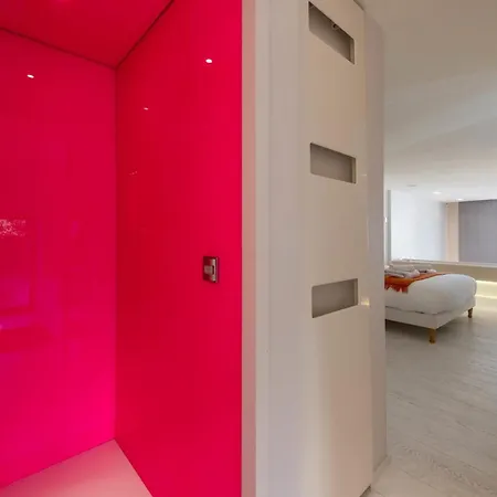 1-br 75m Duplex With Pool Канны