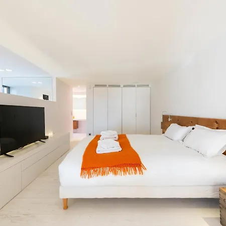 1-br 75m Duplex With Pool Daire