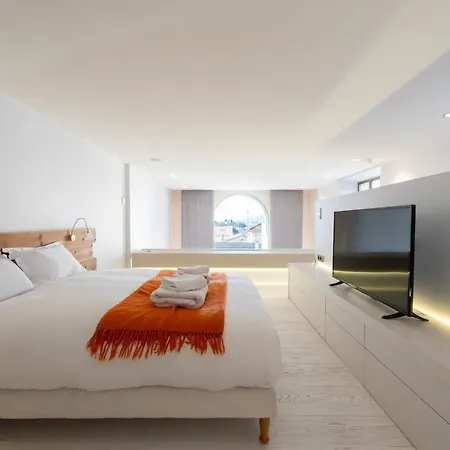 Апартаменты 1-br 75m Duplex With Pool *